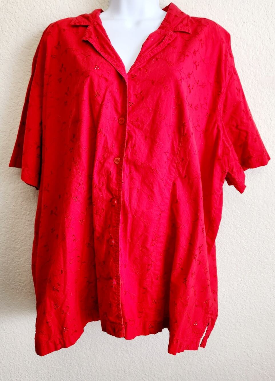 Bobbie Brooks Woman Red Eyelet Button Up Collard Top 22W 24W Plus Short Sleeves